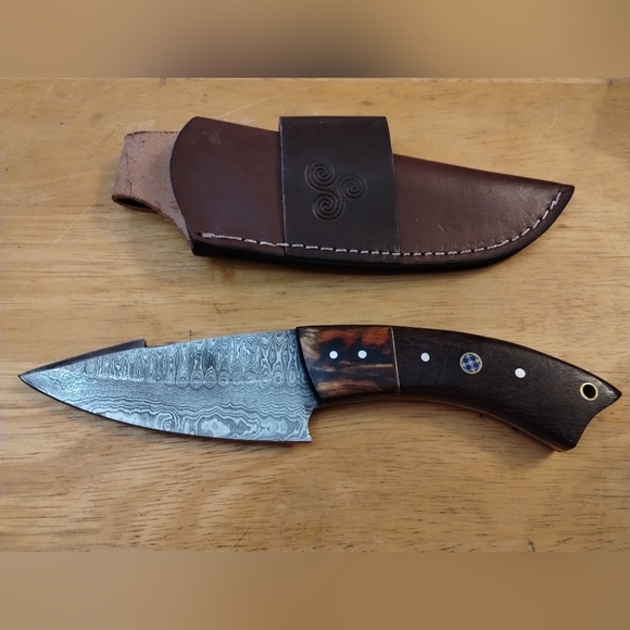 New Damascus steel blade men's hunting knife with sheath